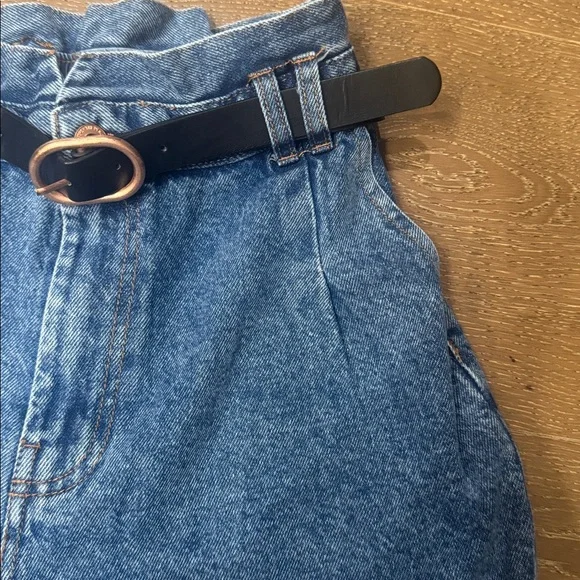 NWT Piaza Italia High Waisted Paperbag Denim Shorts with Belt Size M - Picture 7 of 8